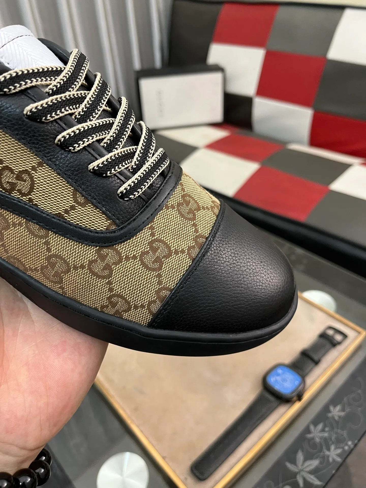Men's shoes💰400⌚️⌚️[GUCCI] Gucci men's casual shoes are absolutely popular🔥The ultimate matching item for trendy men! The charm of super texture is unstoppable. This is the main recommendation. The upper is made of high-quality cowhide, with pig lining feet and wear-resistant rubber sole. It is noble and elegant! Extremely comfortable🎁🎁You can be as handsome as you want💪 Available in sizes 38-44 and 4️⃣colors available